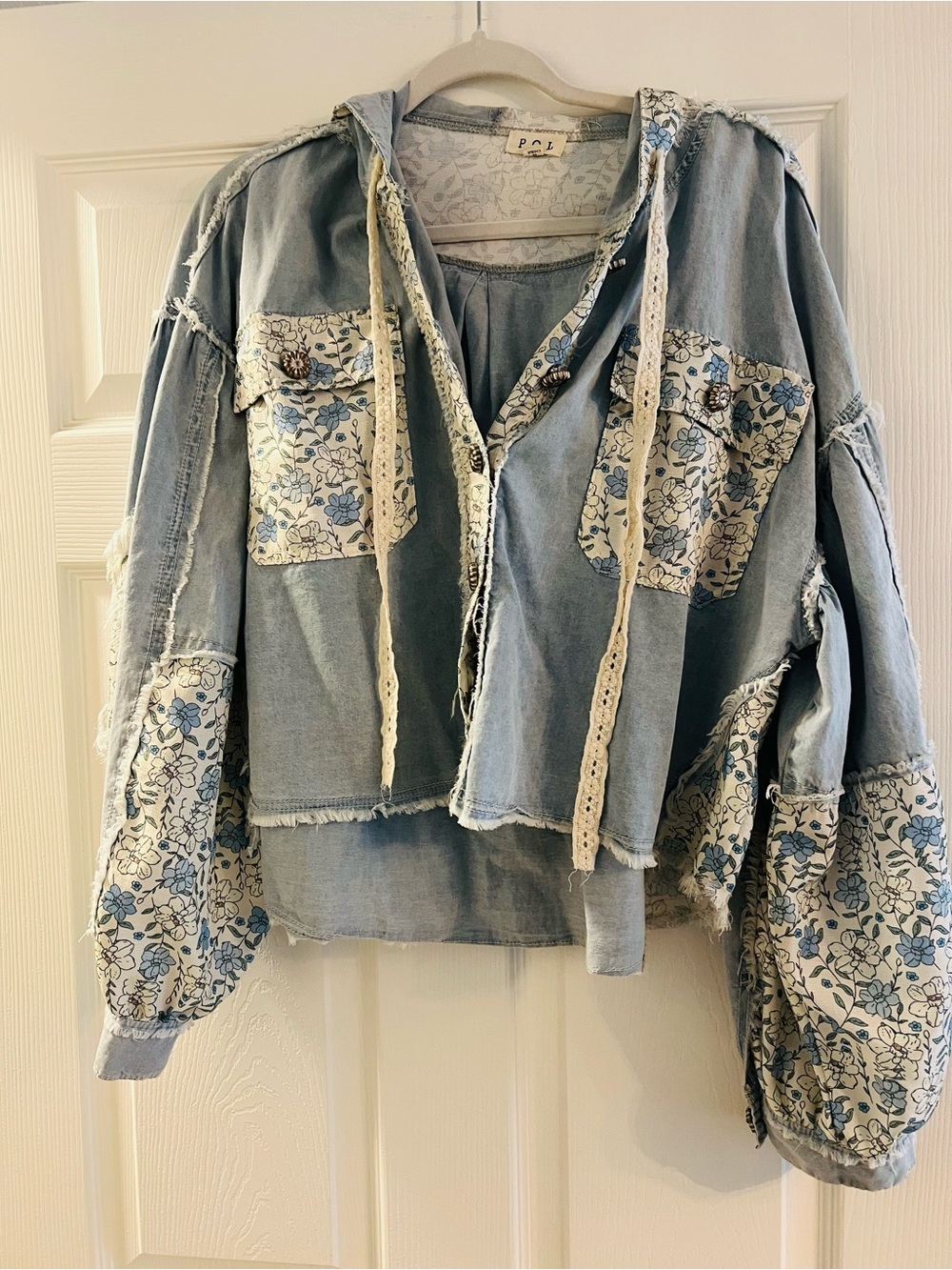 POL Light Weight Blue and  Floral Hooded Denim Shirt Jacket - Picture 7 of 8